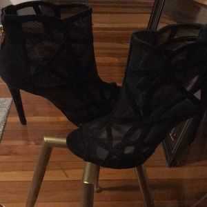 Black peep toe Bootie